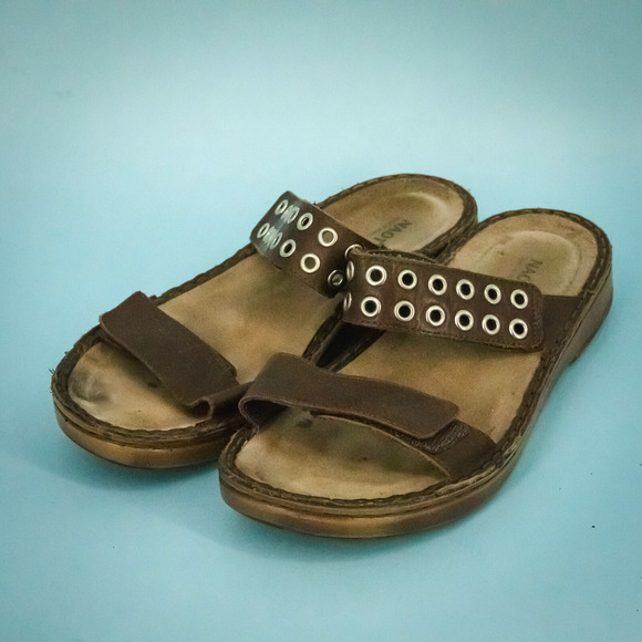 Naot 41 Size 10-10.5 Brown Leather Grommet Slip On Slides Comfort Sandals - Picture 1 of 7